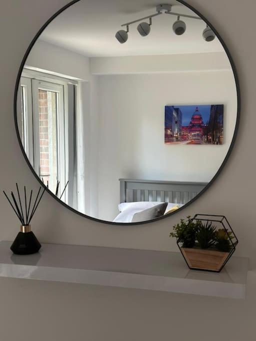 Modern 1-Bed Apartment Belfast Exterior photo
